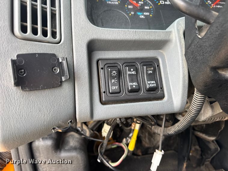 image for item DO2267 2006 International 7400 dump truck