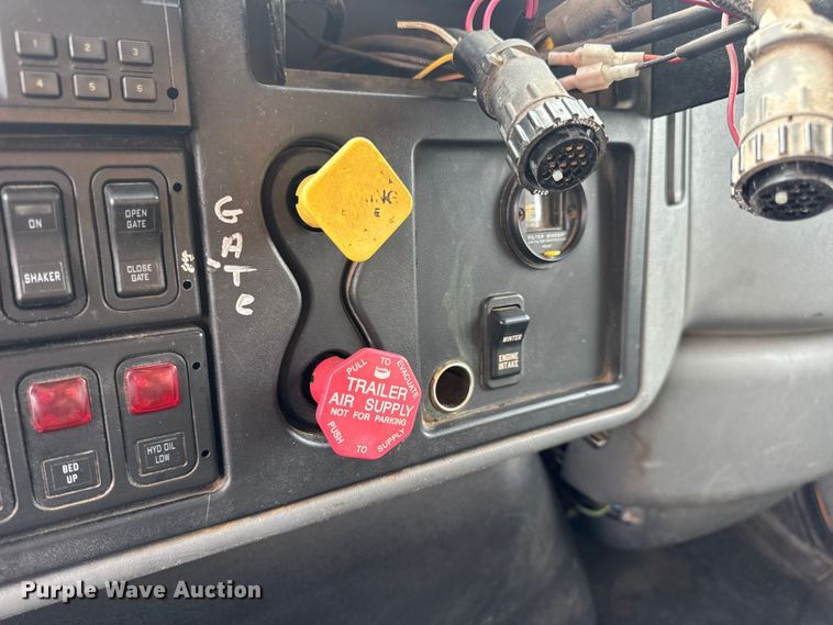 image for item DO2267 2006 International 7400 dump truck