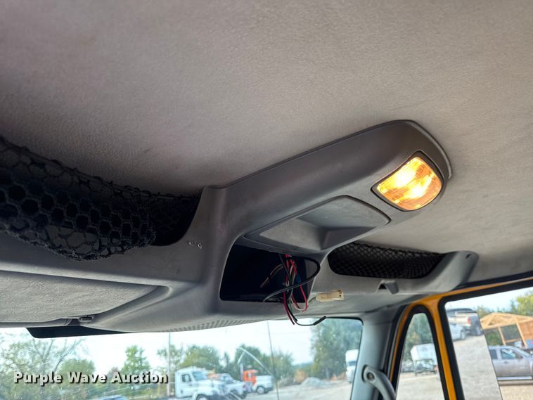 image for item DO2267 2006 International 7400 dump truck