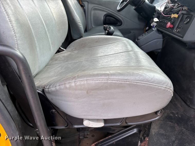 image for item DO2267 2006 International 7400 dump truck