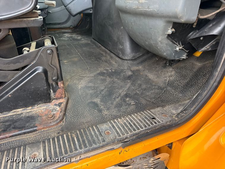 image for item DO2267 2006 International 7400 dump truck