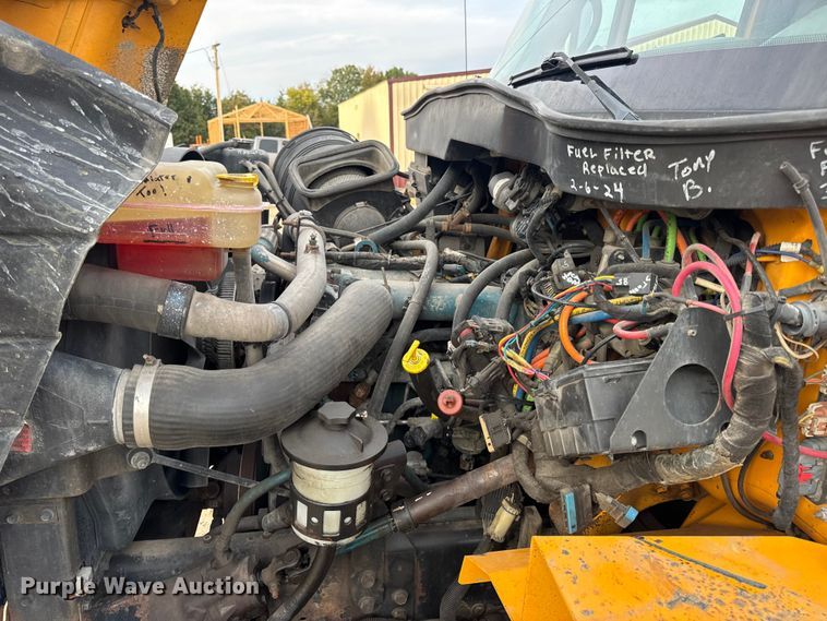 image for item DO2267 2006 International 7400 dump truck