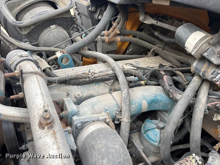 image for item DO2267 2006 International 7400 dump truck