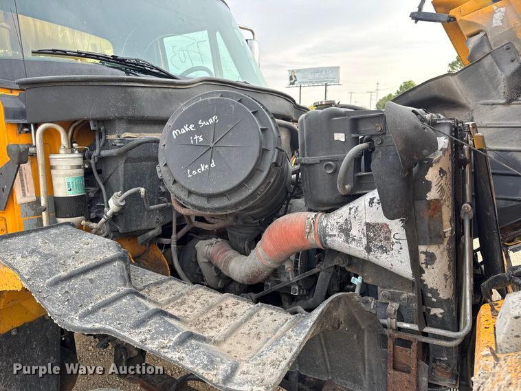 image for item DO2267 2006 International 7400 dump truck