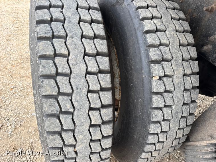 image for item DO2267 2006 International 7400 dump truck