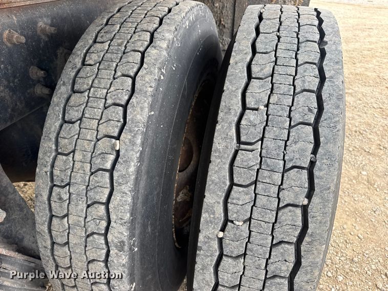 image for item DO2267 2006 International 7400 dump truck