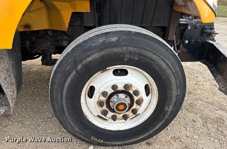 image for item DO2267 2006 International 7400 dump truck