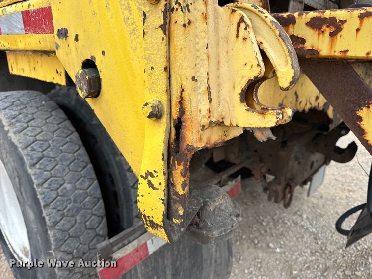 image for item DO2268 2000 International 4900 dump truck