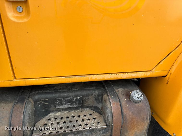 image for item DO2268 2000 International 4900 dump truck