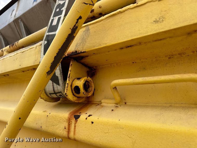 image for item DO2268 2000 International 4900 dump truck