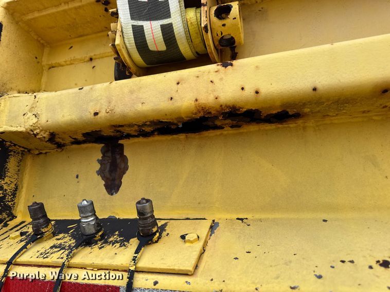 image for item DO2268 2000 International 4900 dump truck