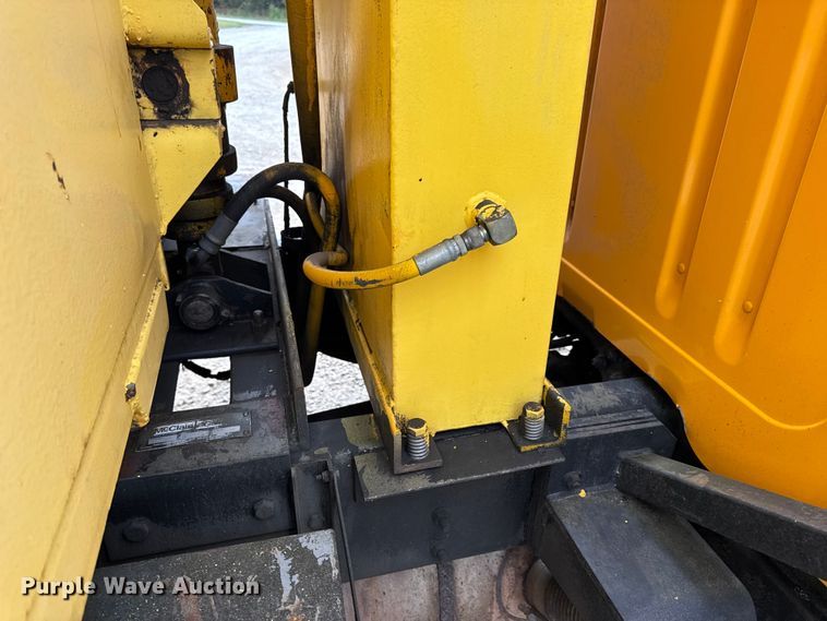 image for item DO2268 2000 International 4900 dump truck