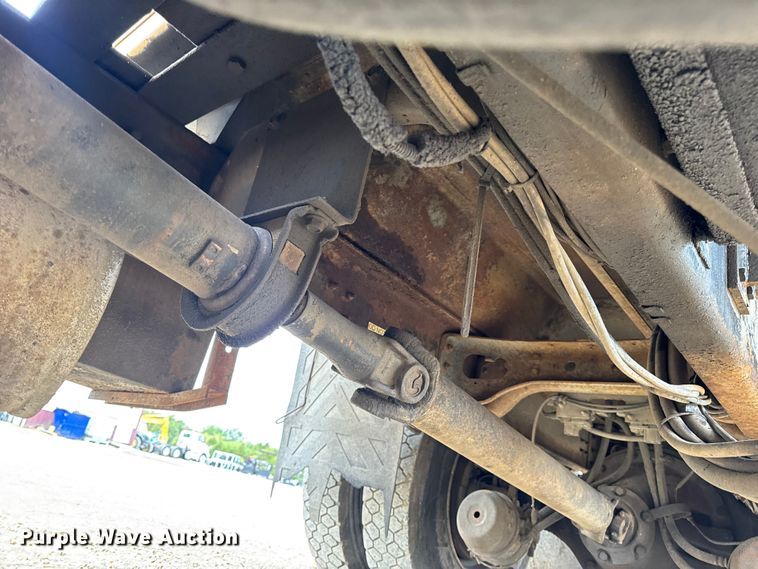 image for item DO2268 2000 International 4900 dump truck