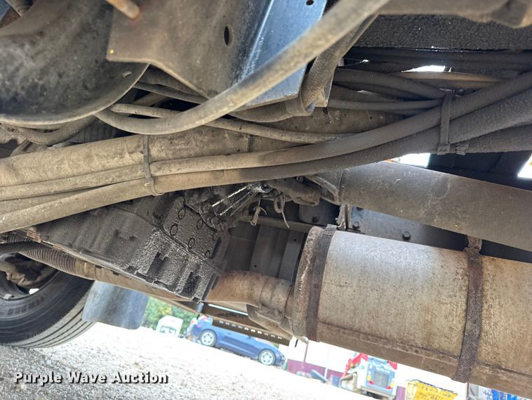 image for item DO2268 2000 International 4900 dump truck