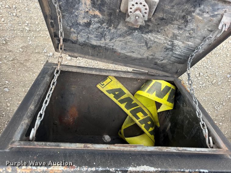 image for item DO2268 2000 International 4900 dump truck