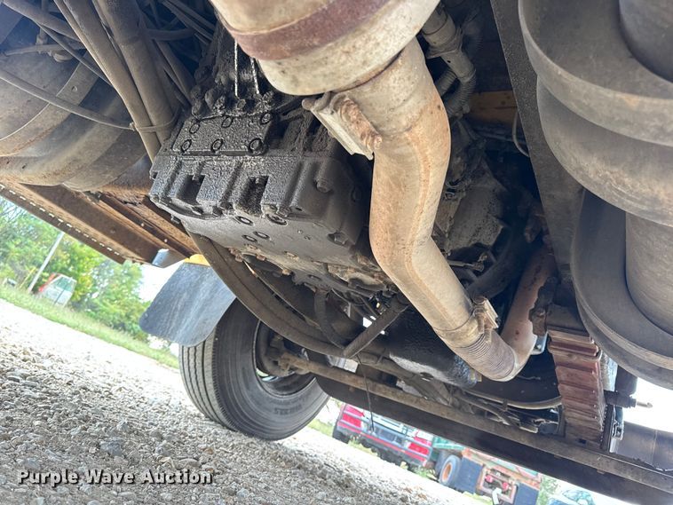 image for item DO2268 2000 International 4900 dump truck