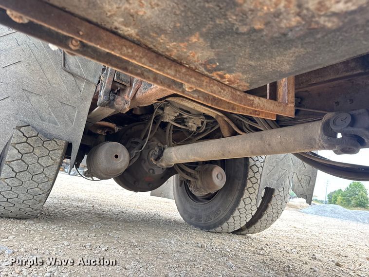 image for item DO2268 2000 International 4900 dump truck