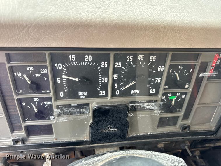 image for item DO2268 2000 International 4900 dump truck