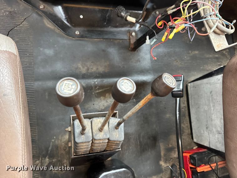 image for item DO2268 2000 International 4900 dump truck