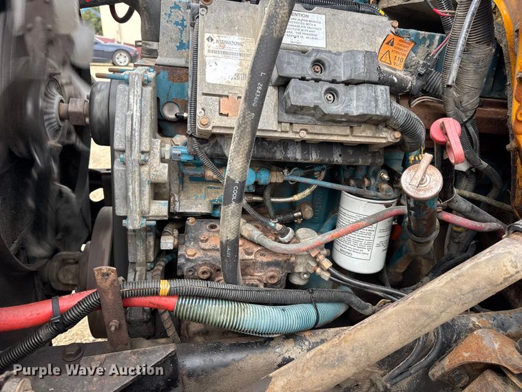 image for item DO2268 2000 International 4900 dump truck