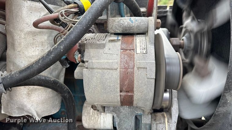 image for item DO2268 2000 International 4900 dump truck