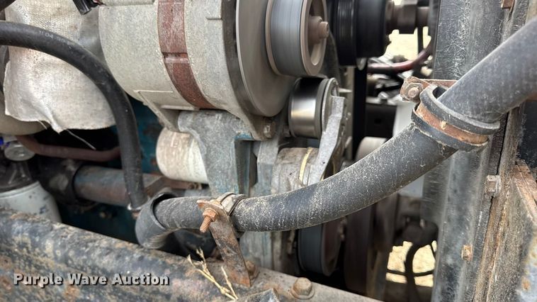 image for item DO2268 2000 International 4900 dump truck