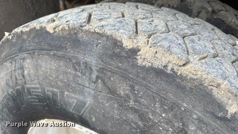 image for item DO2268 2000 International 4900 dump truck