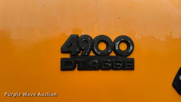 image for item DO2268 2000 International 4900 dump truck