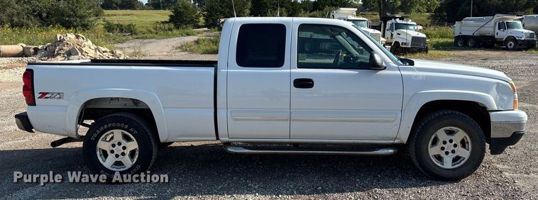 image for item DT4965 2007 Chevrolet Silverado Ext. Cab pickup truck