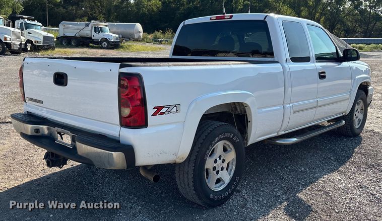 image for item DT4965 2007 Chevrolet Silverado Ext. Cab pickup truck