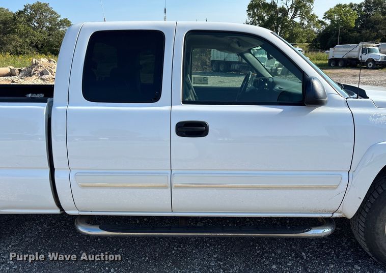 image for item DT4965 2007 Chevrolet Silverado Ext. Cab pickup truck