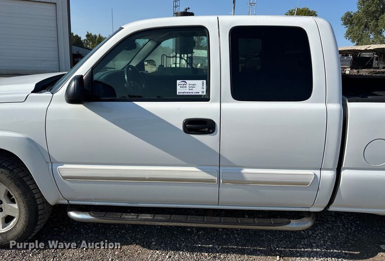 image for item DT4965 2007 Chevrolet Silverado Ext. Cab pickup truck