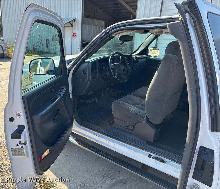 image for item DT4965 2007 Chevrolet Silverado Ext. Cab pickup truck