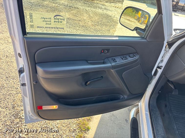 image for item DT4965 2007 Chevrolet Silverado Ext. Cab pickup truck