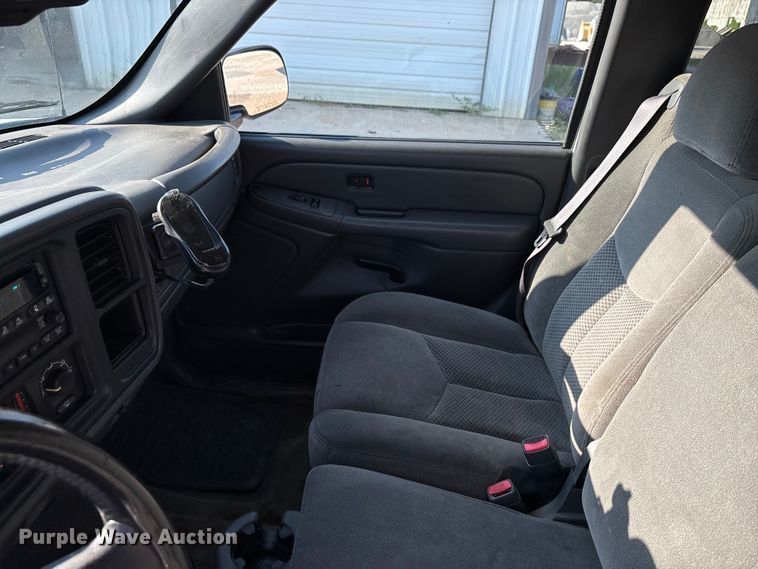 image for item DT4965 2007 Chevrolet Silverado Ext. Cab pickup truck