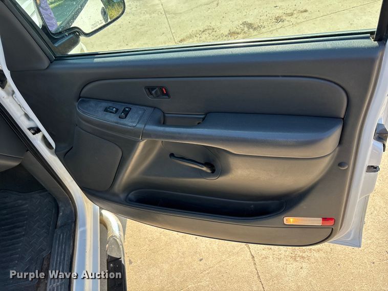 image for item DT4965 2007 Chevrolet Silverado Ext. Cab pickup truck