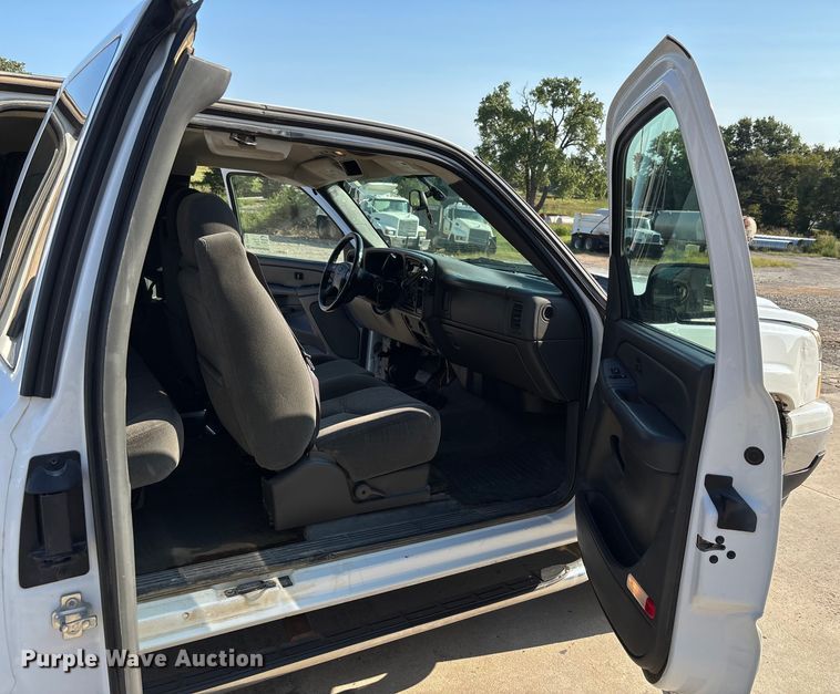 image for item DT4965 2007 Chevrolet Silverado Ext. Cab pickup truck