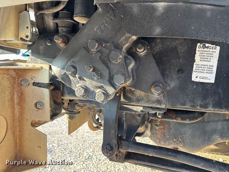 image for item DT4966 2007 Mack 600 semi truck