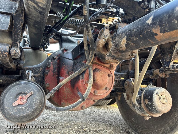 image for item DT4966 2007 Mack 600 semi truck