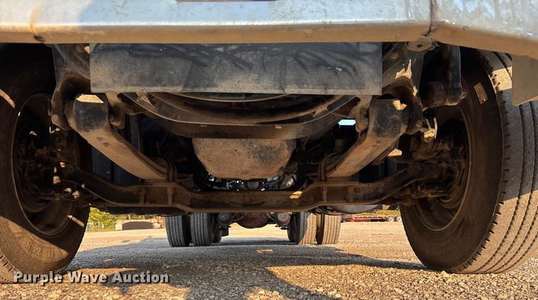 image for item DT4966 2007 Mack 600 semi truck