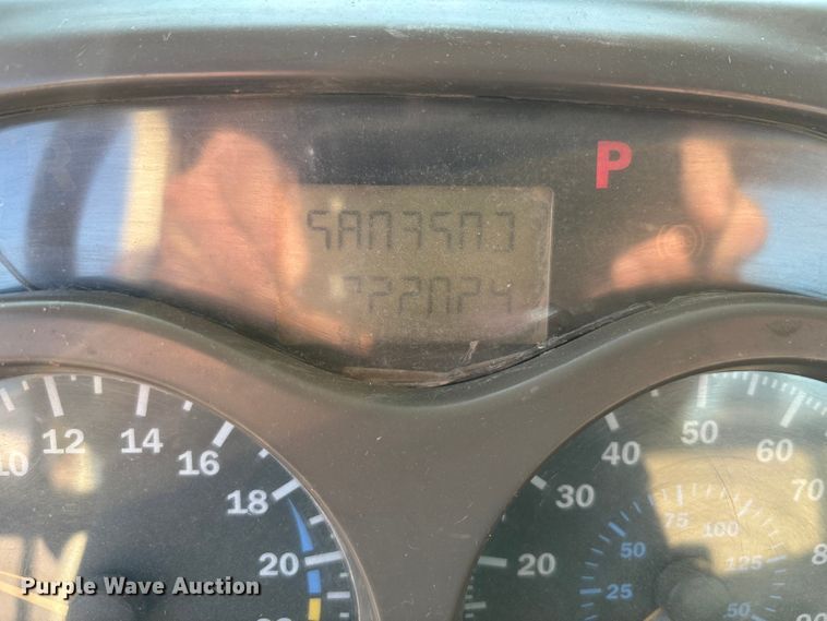 image for item DT4966 2007 Mack 600 semi truck