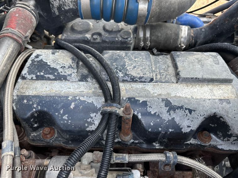 image for item DT4966 2007 Mack 600 semi truck