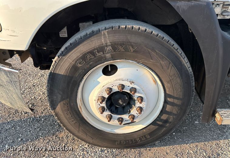 image for item DT4966 2007 Mack 600 semi truck