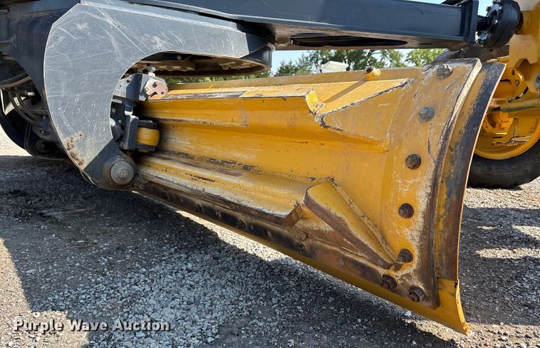 image for item DT4967 2022 John Deere 620G motor grader