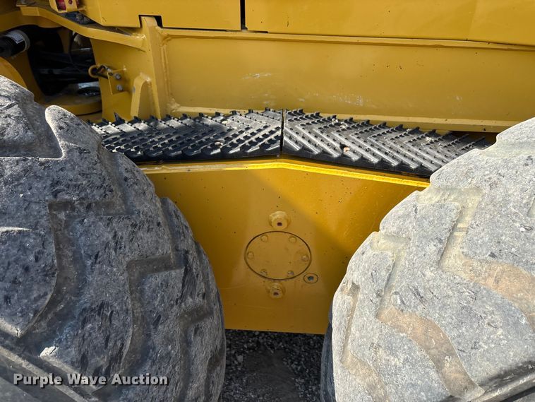 image for item DT4967 2022 John Deere 620G motor grader