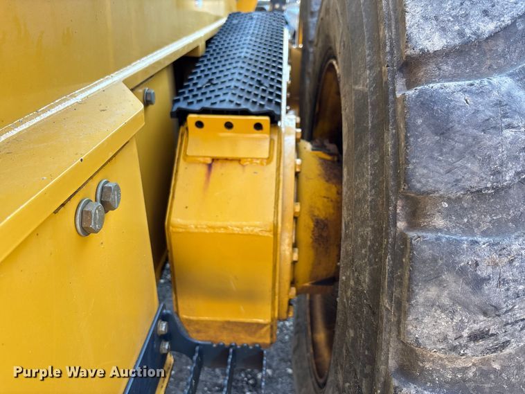 image for item DT4967 2022 John Deere 620G motor grader