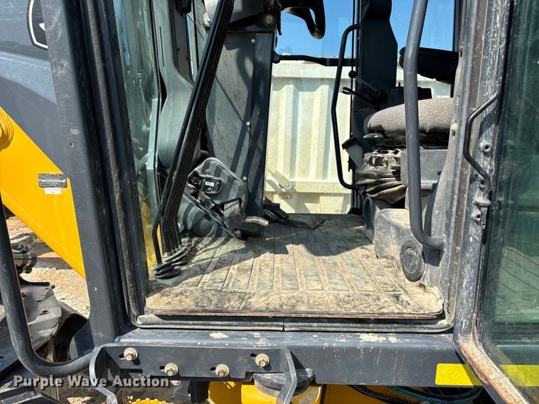 image for item DT4967 2022 John Deere 620G motor grader