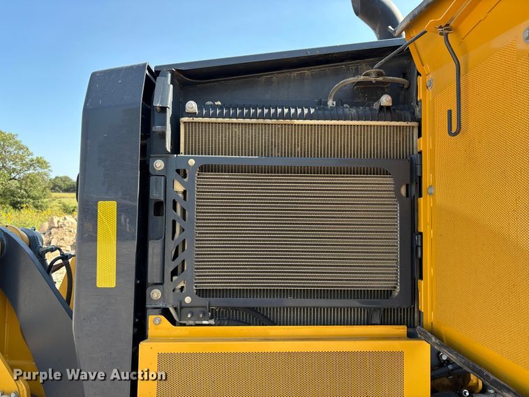 image for item DT4967 2022 John Deere 620G motor grader