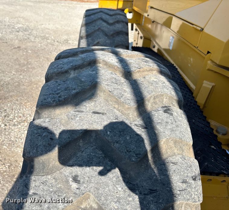 image for item DT4967 2022 John Deere 620G motor grader