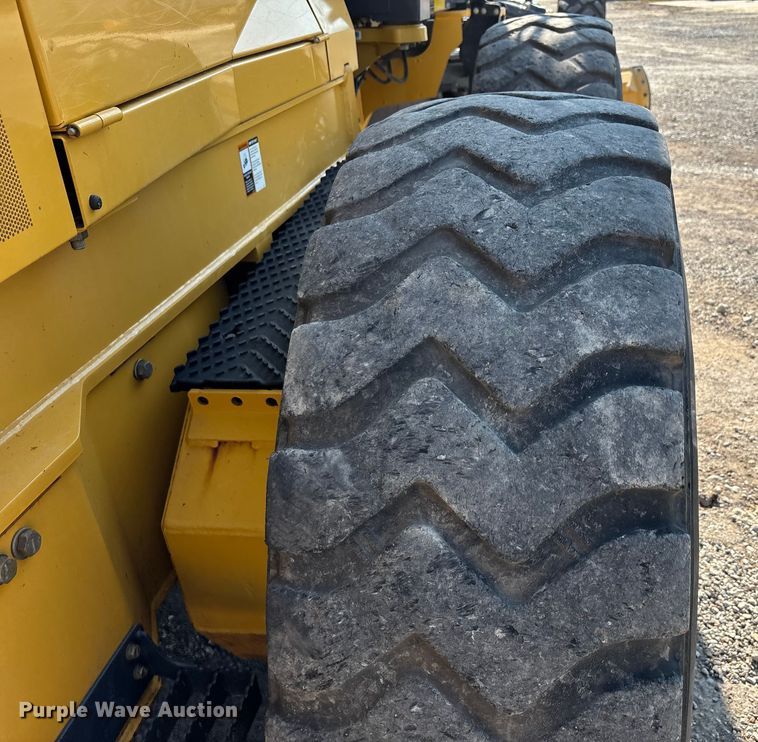 image for item DT4967 2022 John Deere 620G motor grader